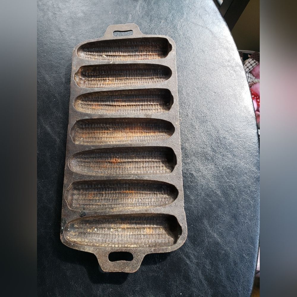 Cast Iron Cornbread Pan